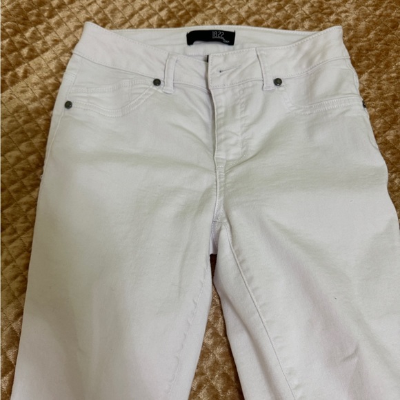 White Skinny Jeans - Picture 2 of 6